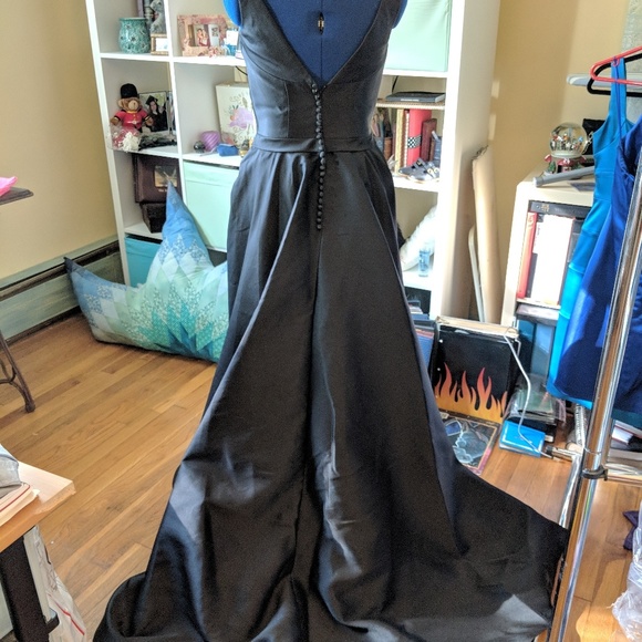 Alyce Paris Black Hi-Lo Evening Gown - Picture 3 of 3